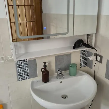 La Tana Del Ghiro Panzió 3*
